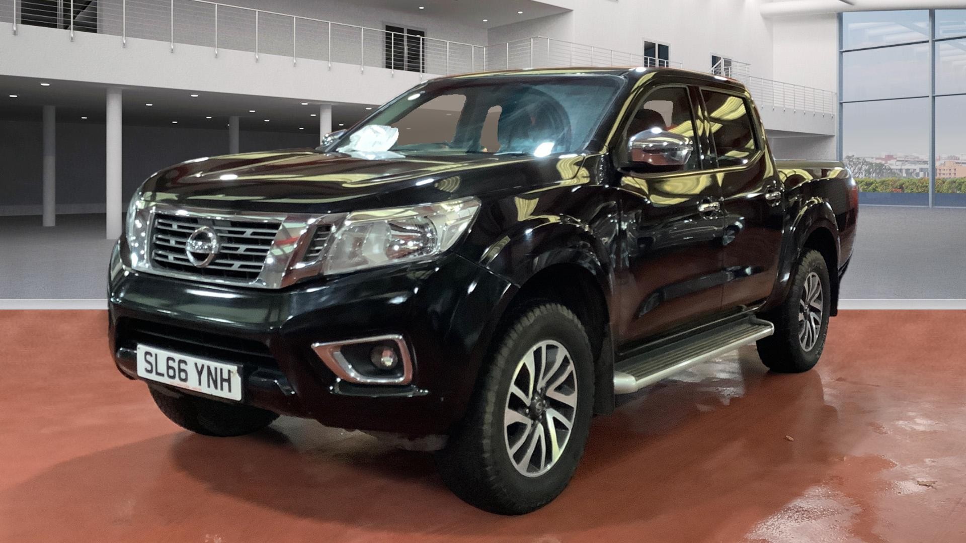 NISSAN Navara